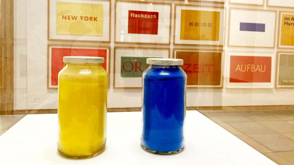 Gelb und Blau, Pigmente im Glas, Museum Haus der Kunst München